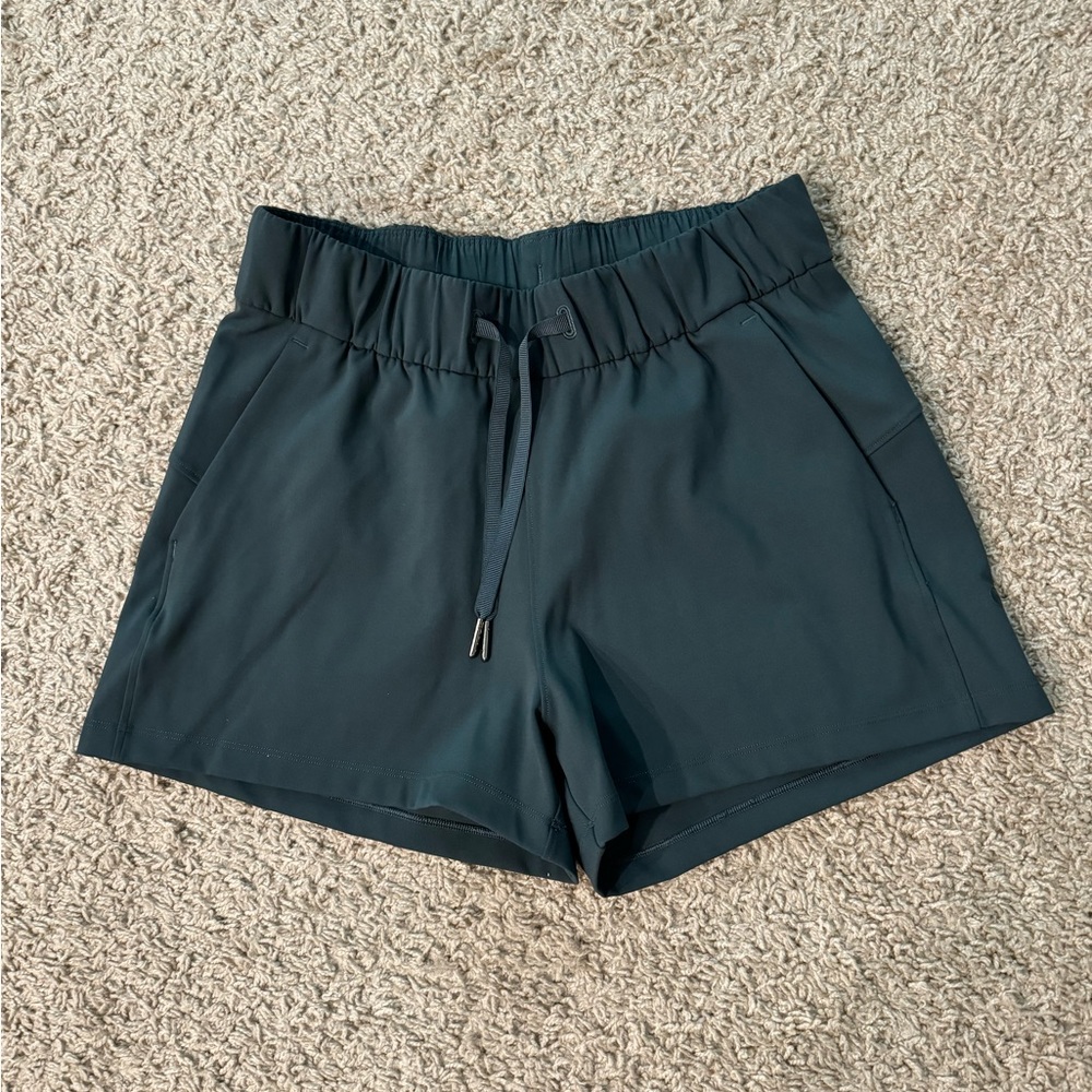 Lululemon shorts size 4